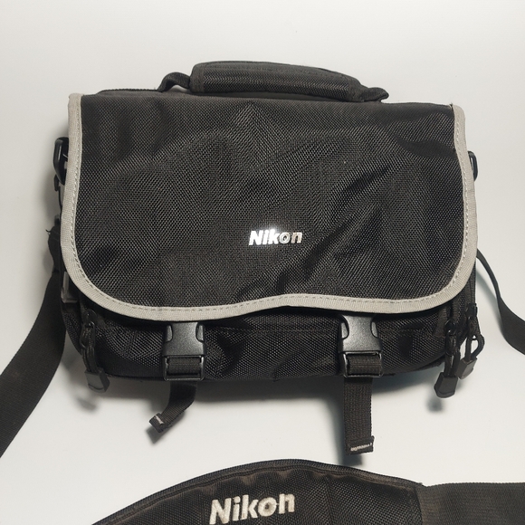 Nikon Compact Digital SLR Accessories Bag, Black Gray - Picture 2 of 14